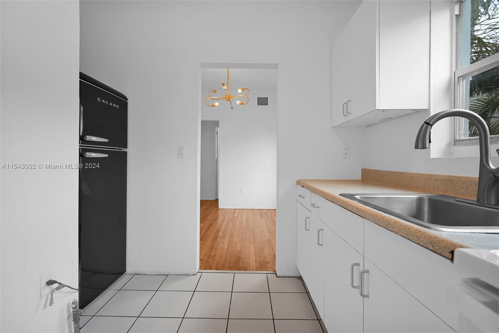 1536 Michigan Ave # 4