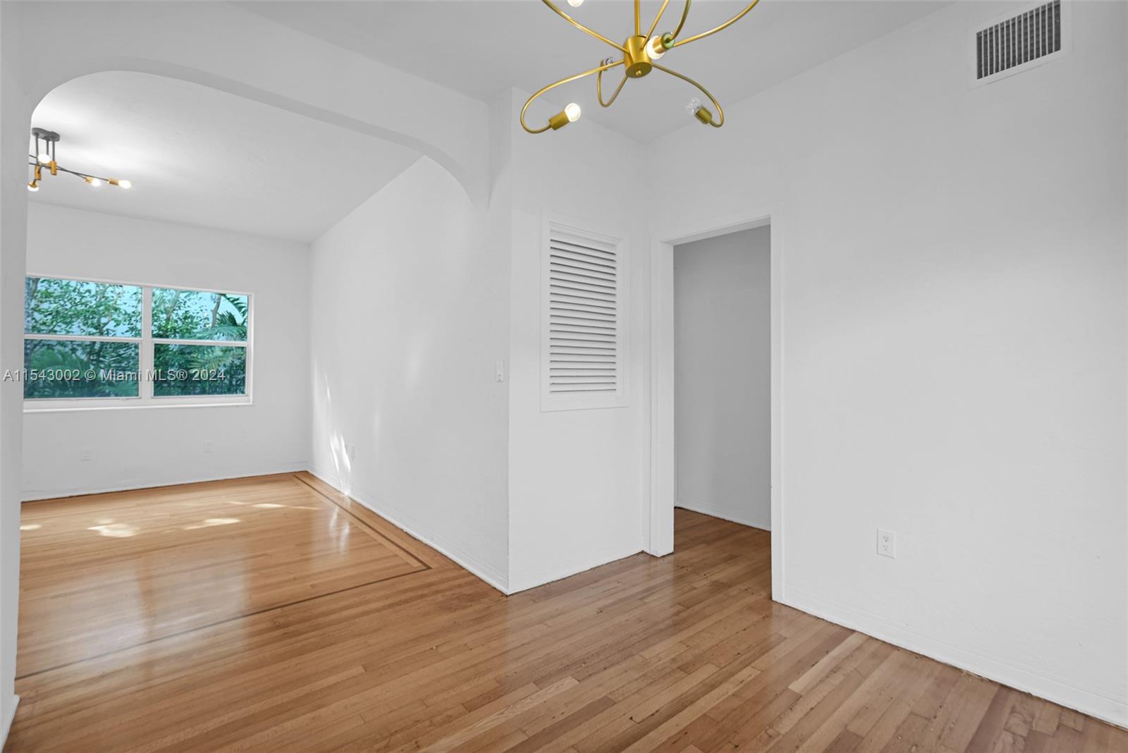 1536 Michigan Ave # 4