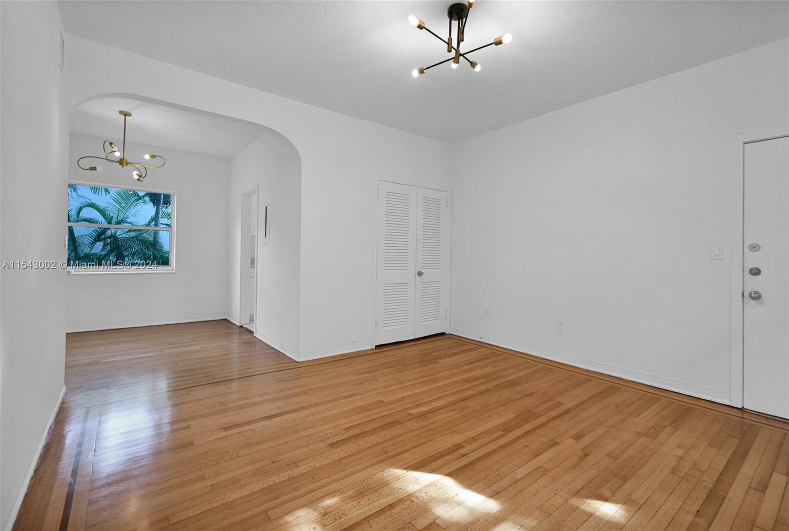 1536 Michigan Ave # 4