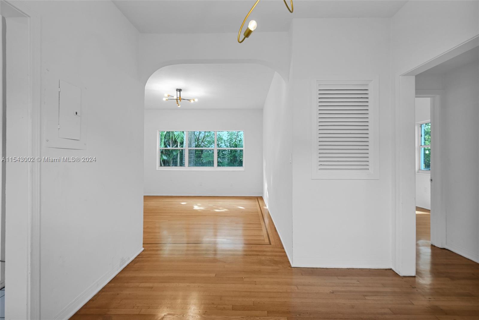 1536 Michigan Ave # 4