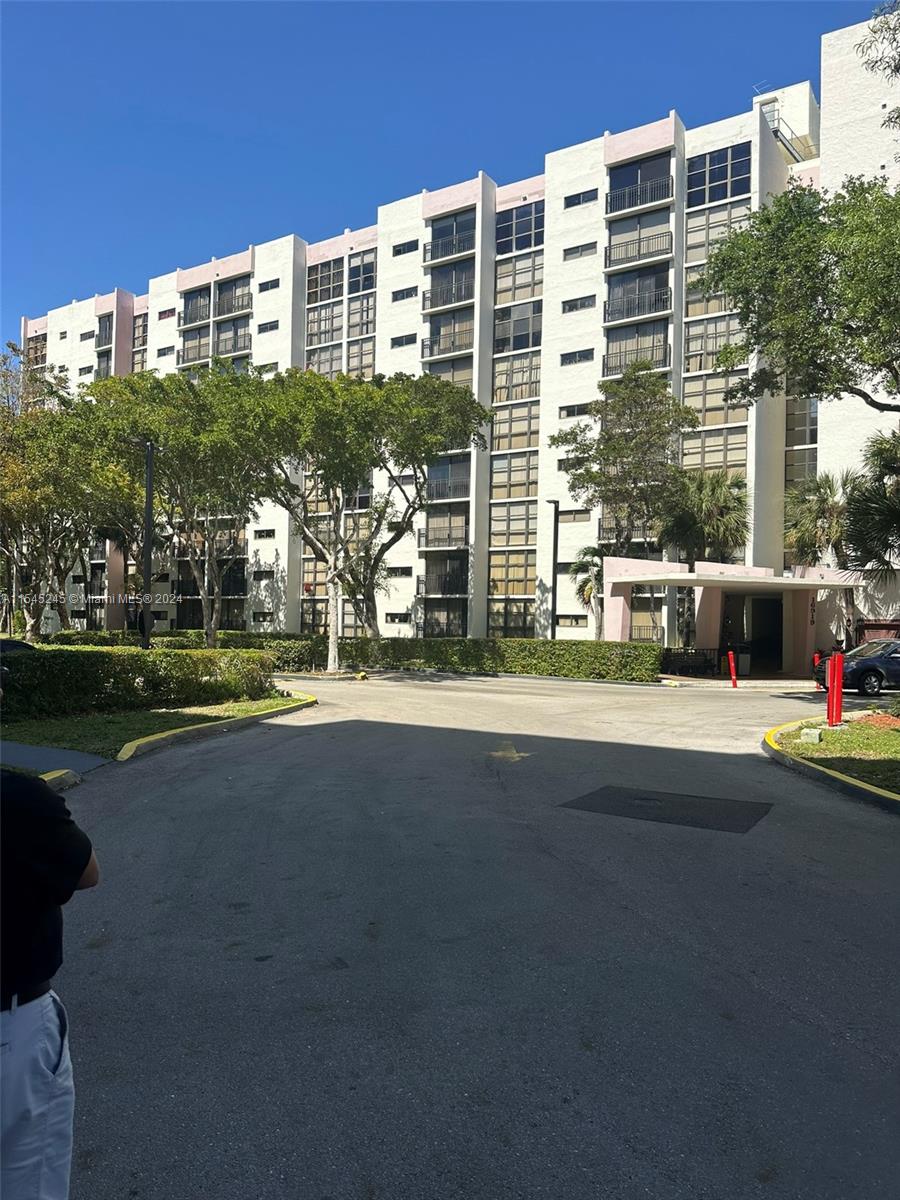 16909 N Bay Rd # 116