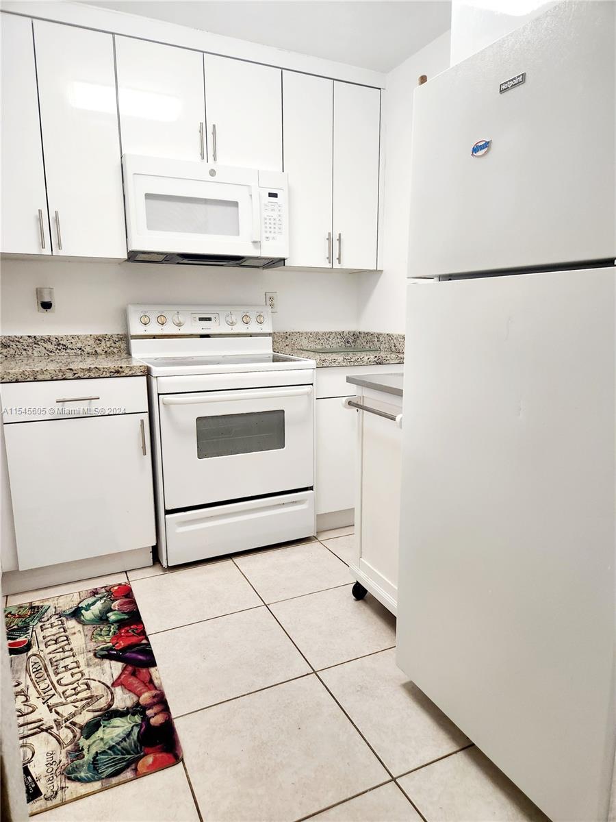 9360 Fontainebleau Blvd # 503