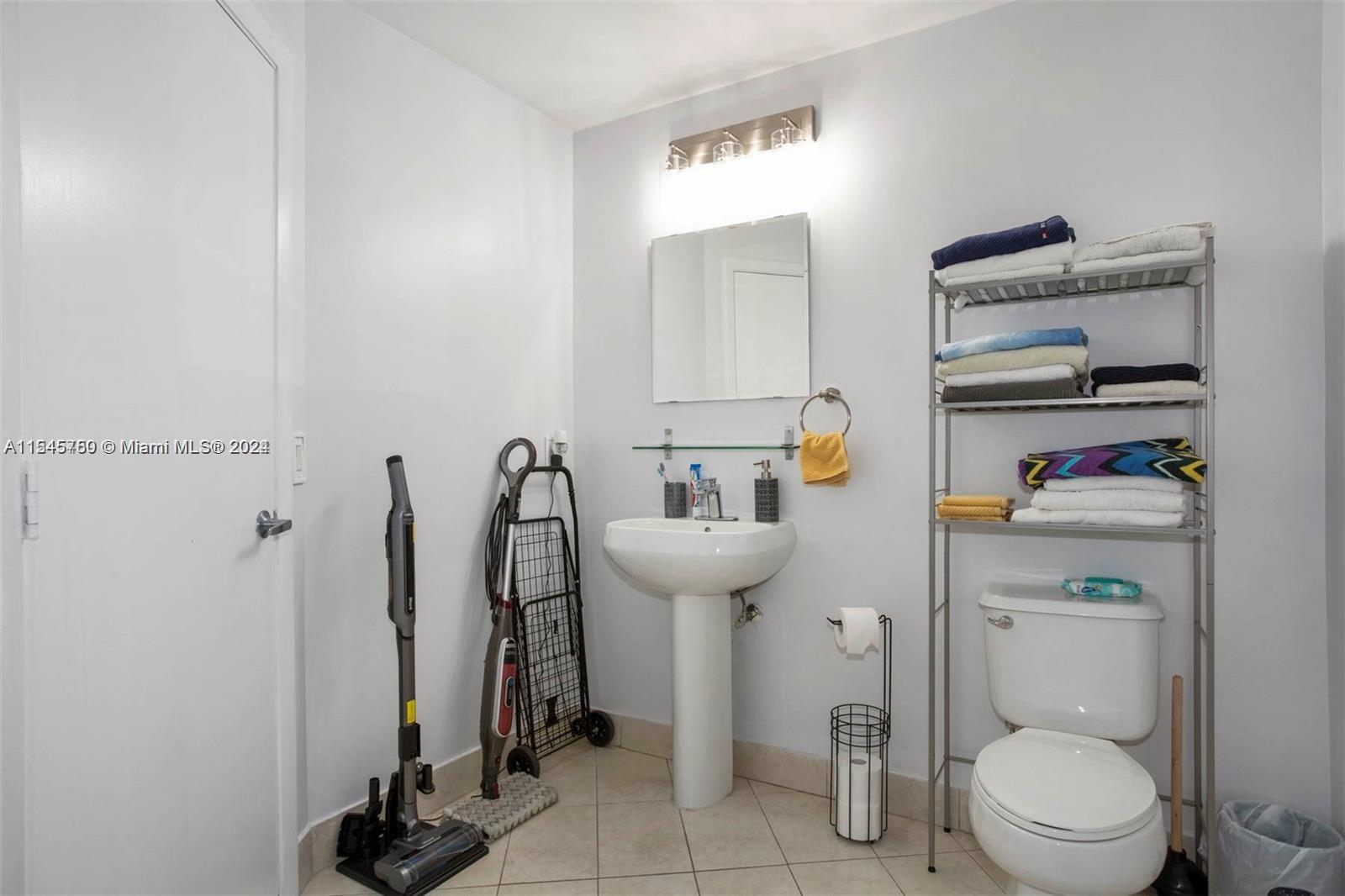 1900 N Bayshore Dr # 2307