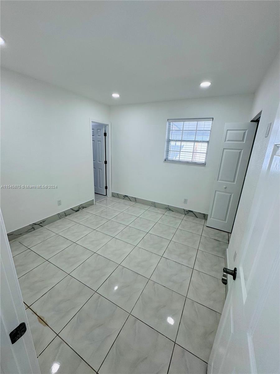885 W 72nd St