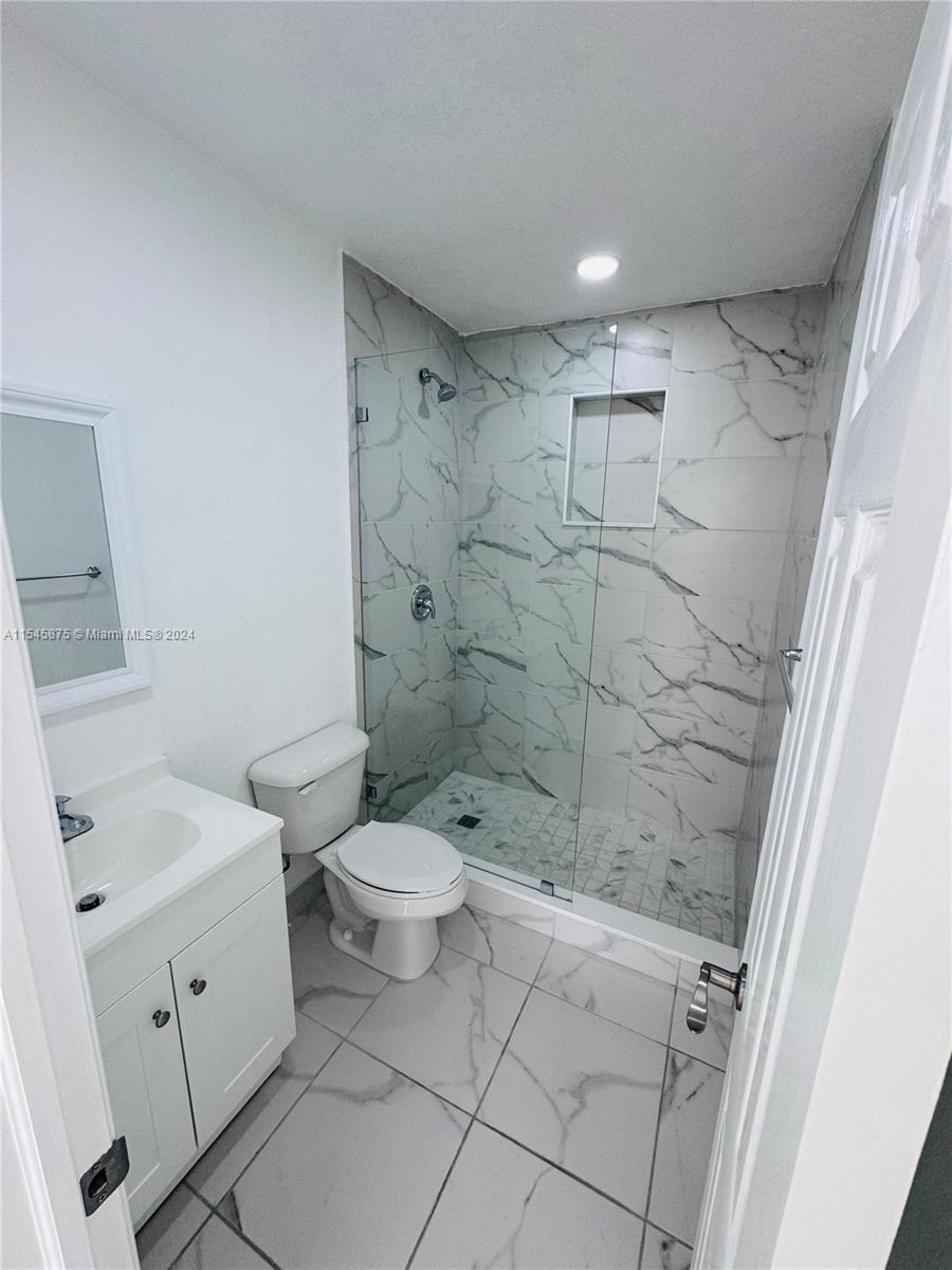 885 W 72nd St