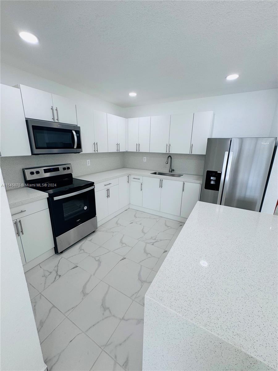 885 W 72nd St