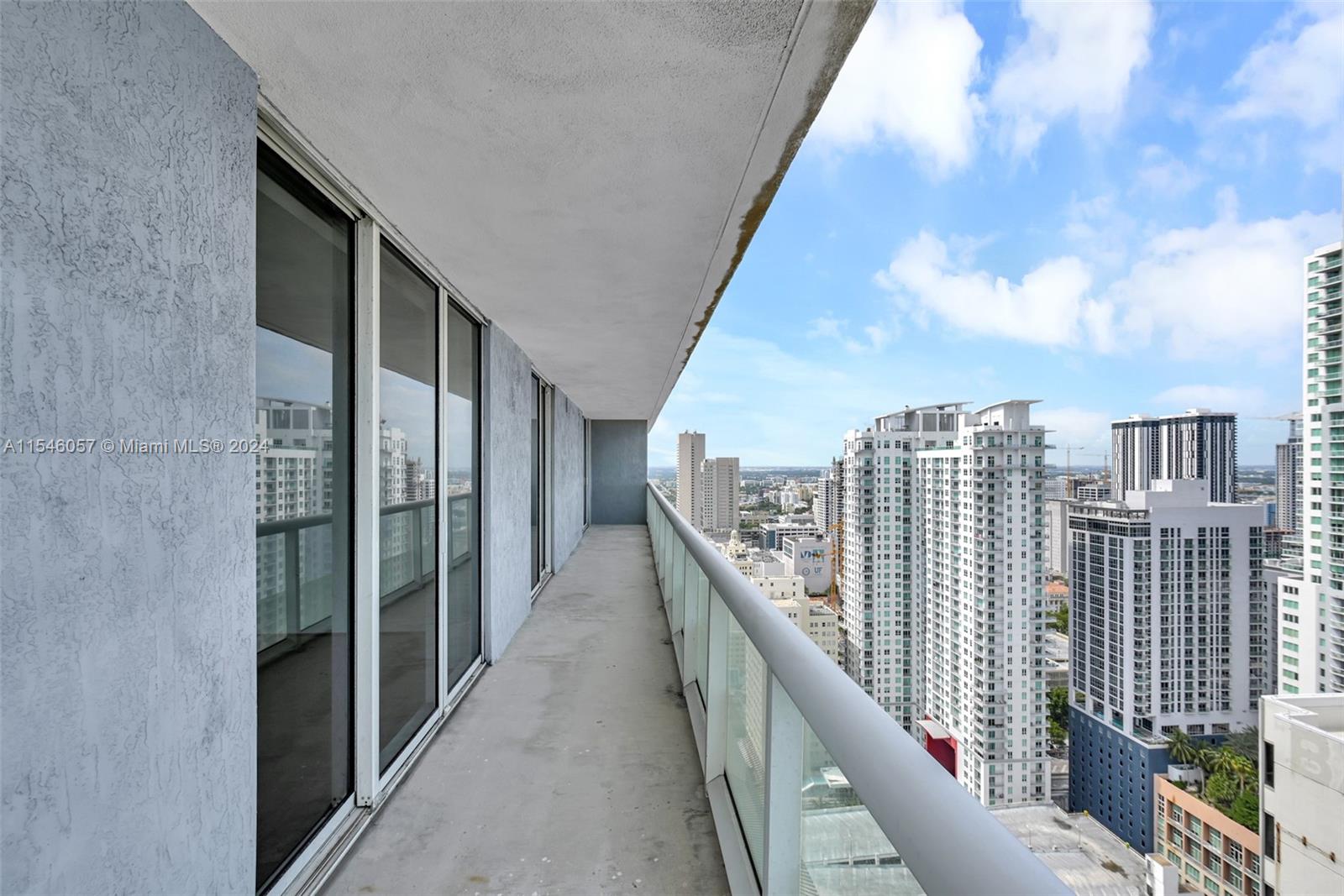 50 Biscayne Blvd # 3802