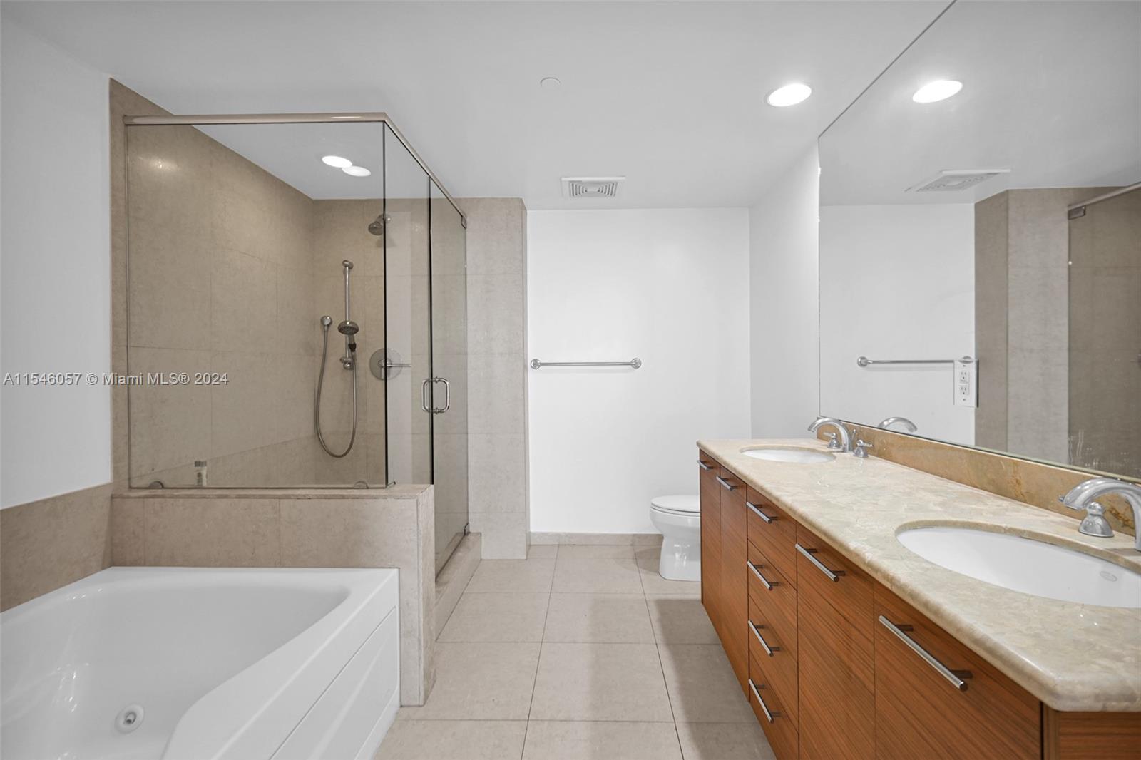 50 Biscayne Blvd # 3802