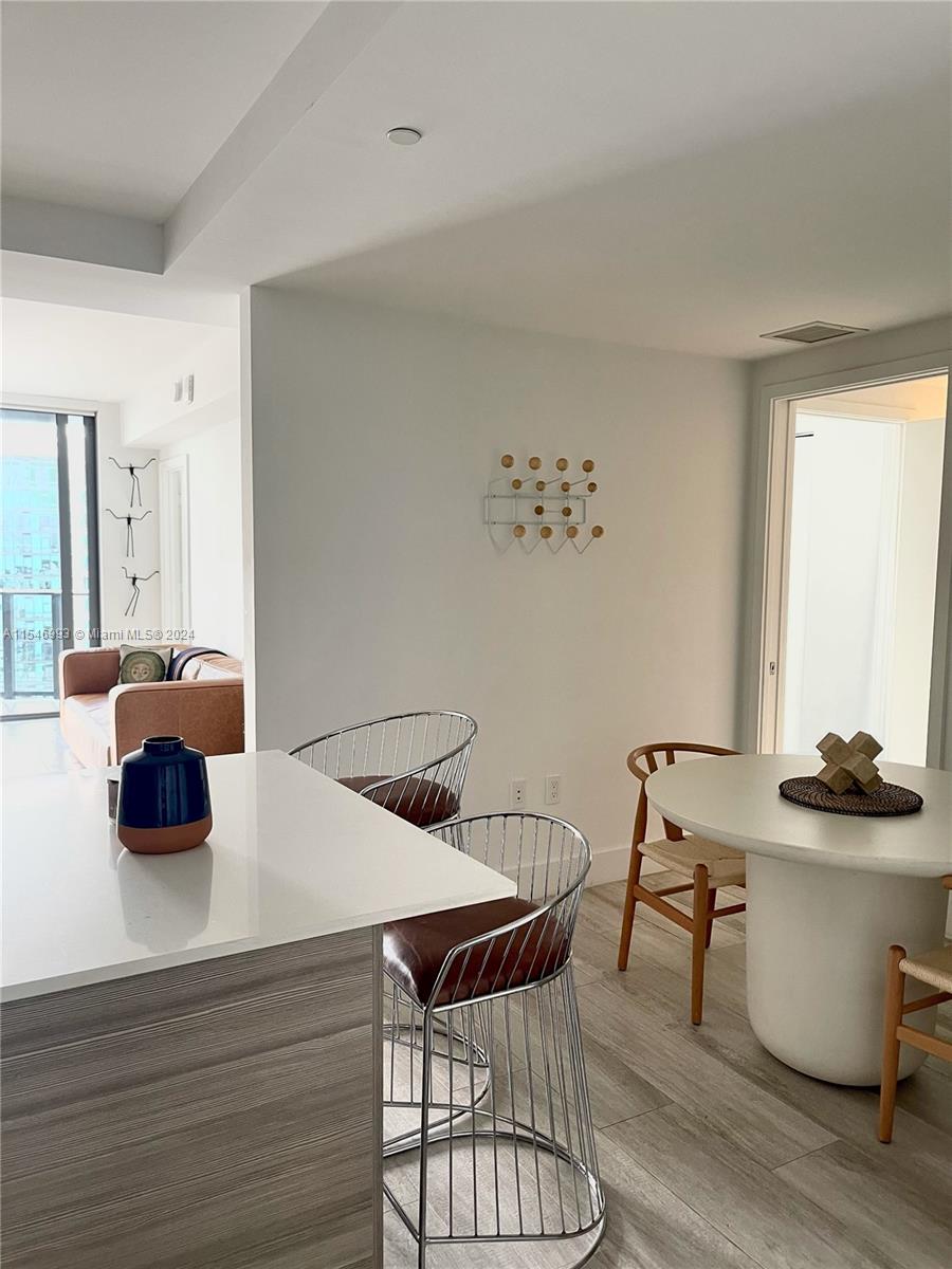121 NE 34th # 2903