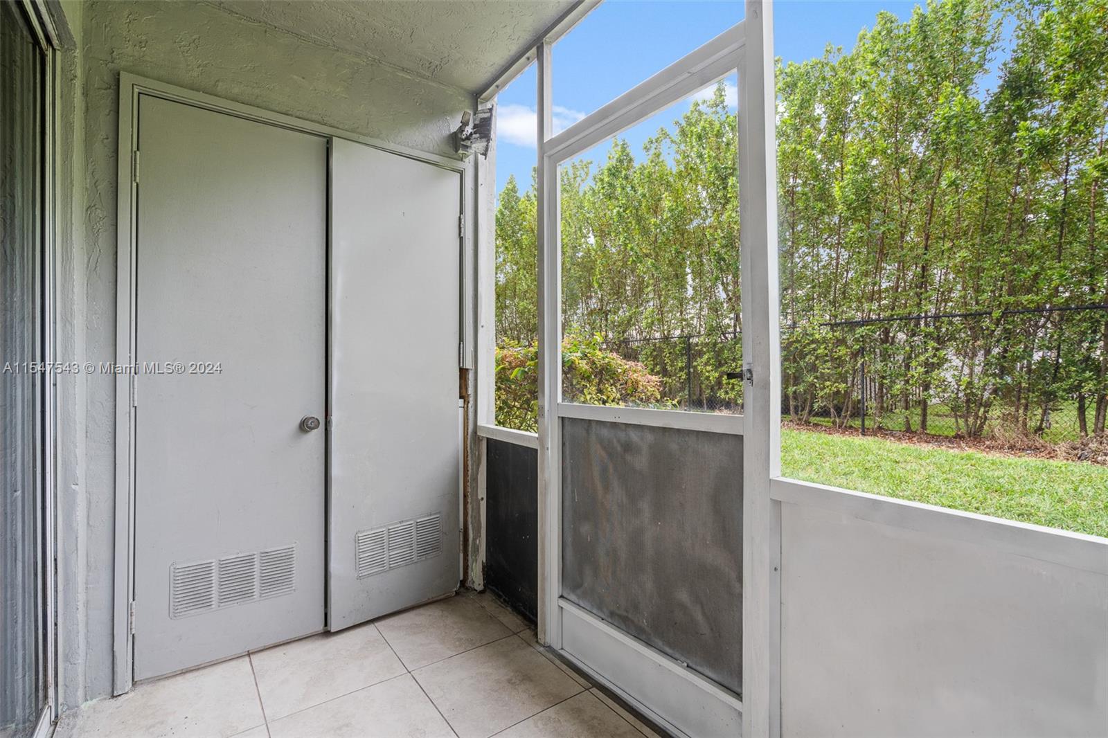 438 NE 210th Cir Ter # 4B Unit: 104-4B