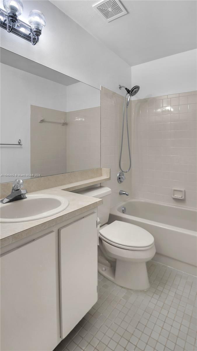 3068 S Oakland Forest Dr # 803