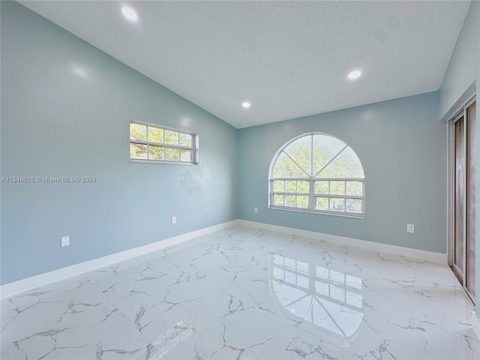 10014 Hammocks Blvd # 4 Unit: 201-4