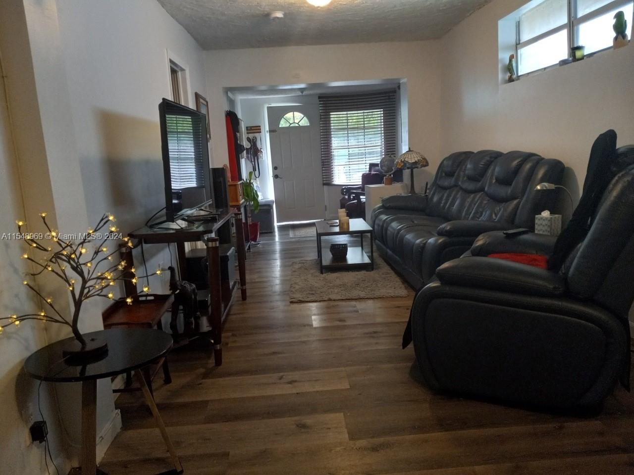 2953 NW 45th St