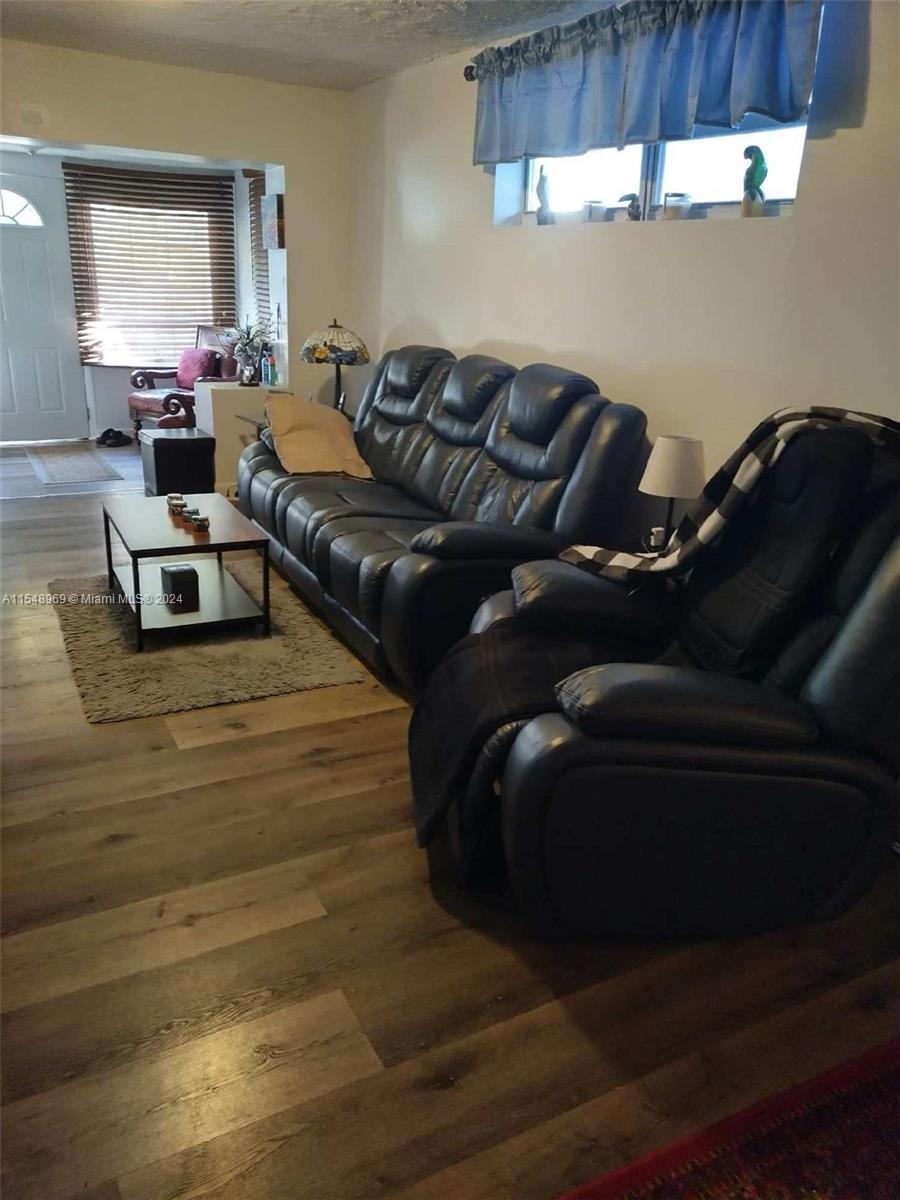 2953 NW 45th St