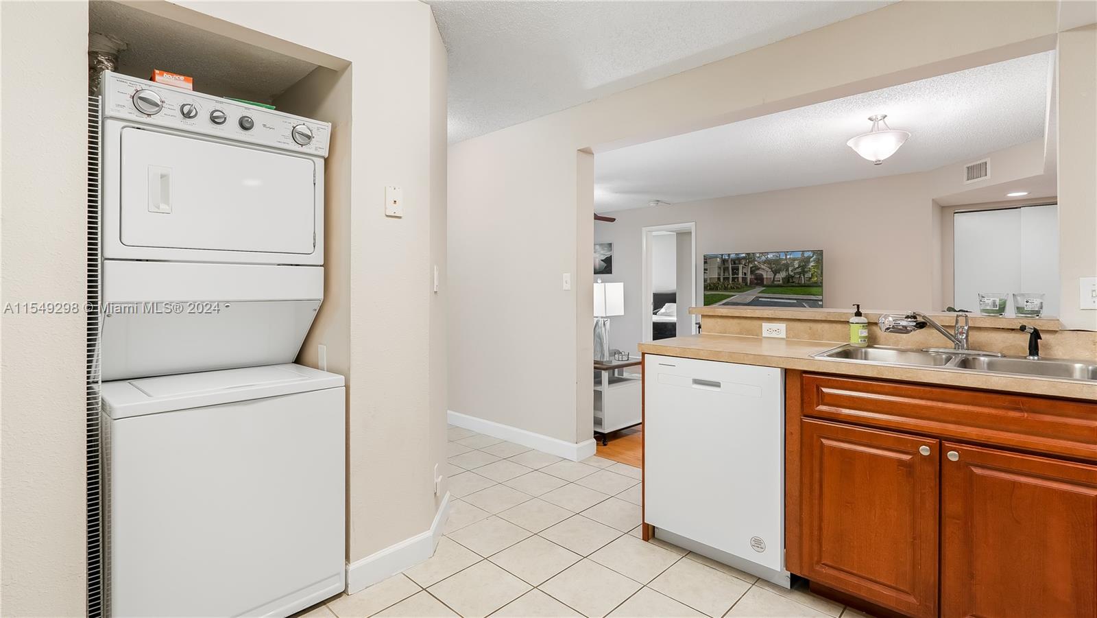 10121 W Sunrise Blvd # 105