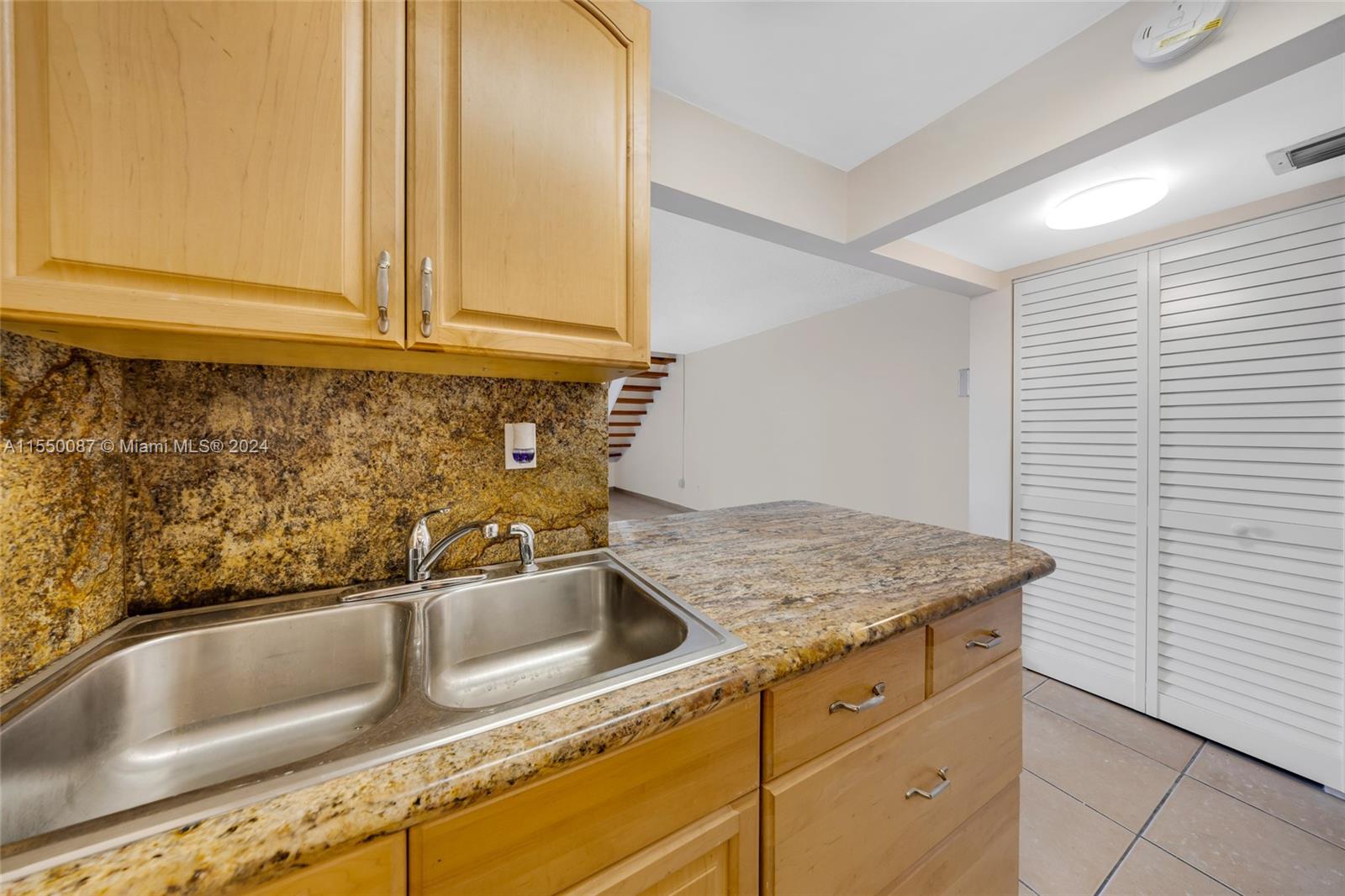 449 Swallow Dr # 11