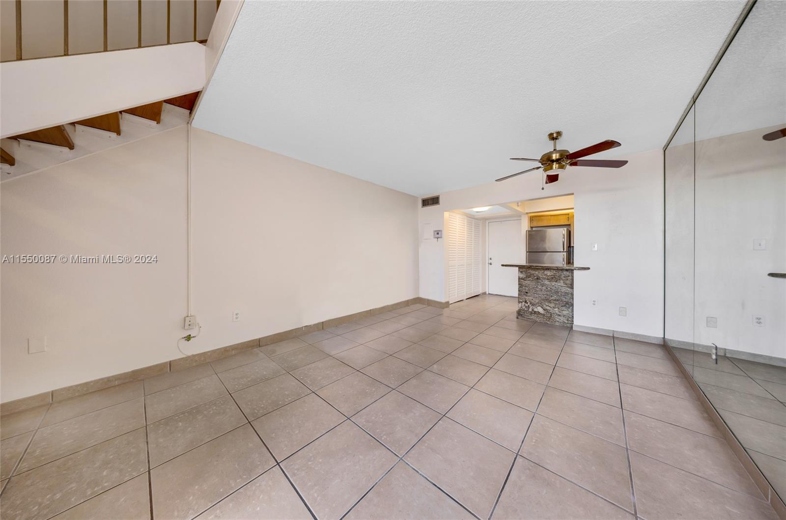 449 Swallow Dr # 11