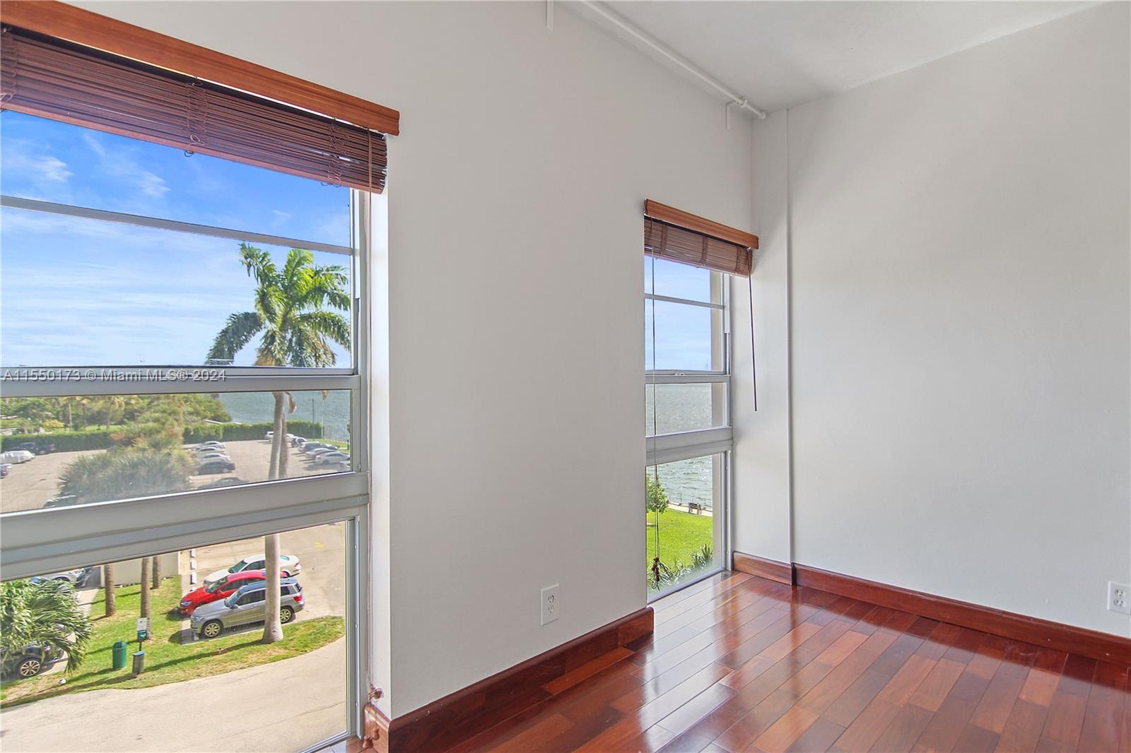 880 NE 69th St # 4Q