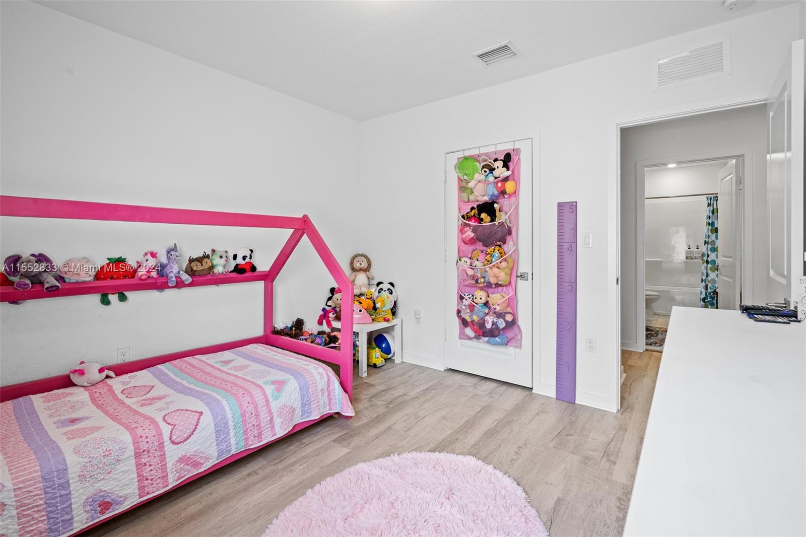 493 NE 6th Pl