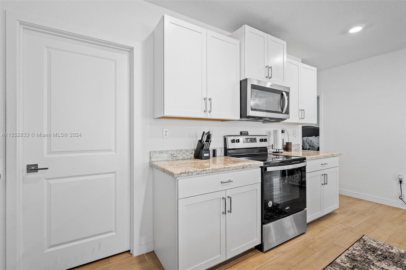 493 NE 6th Pl