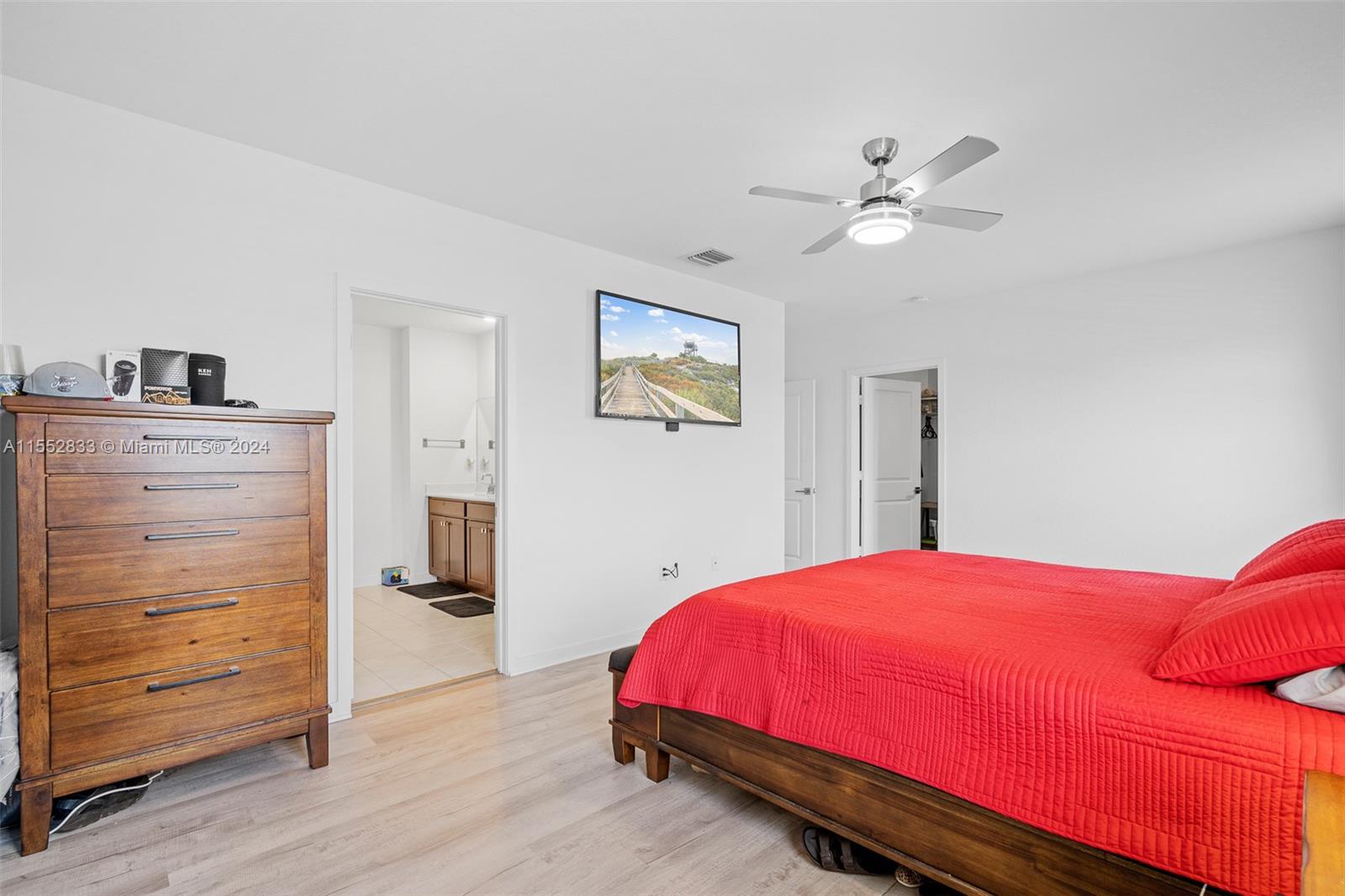 493 NE 6th Pl