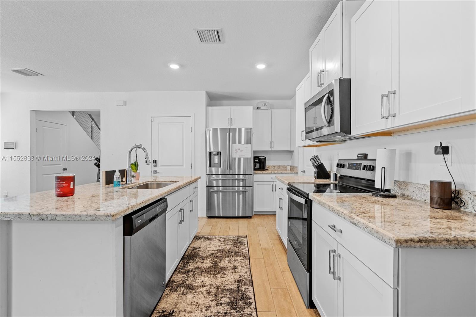 493 NE 6th Pl