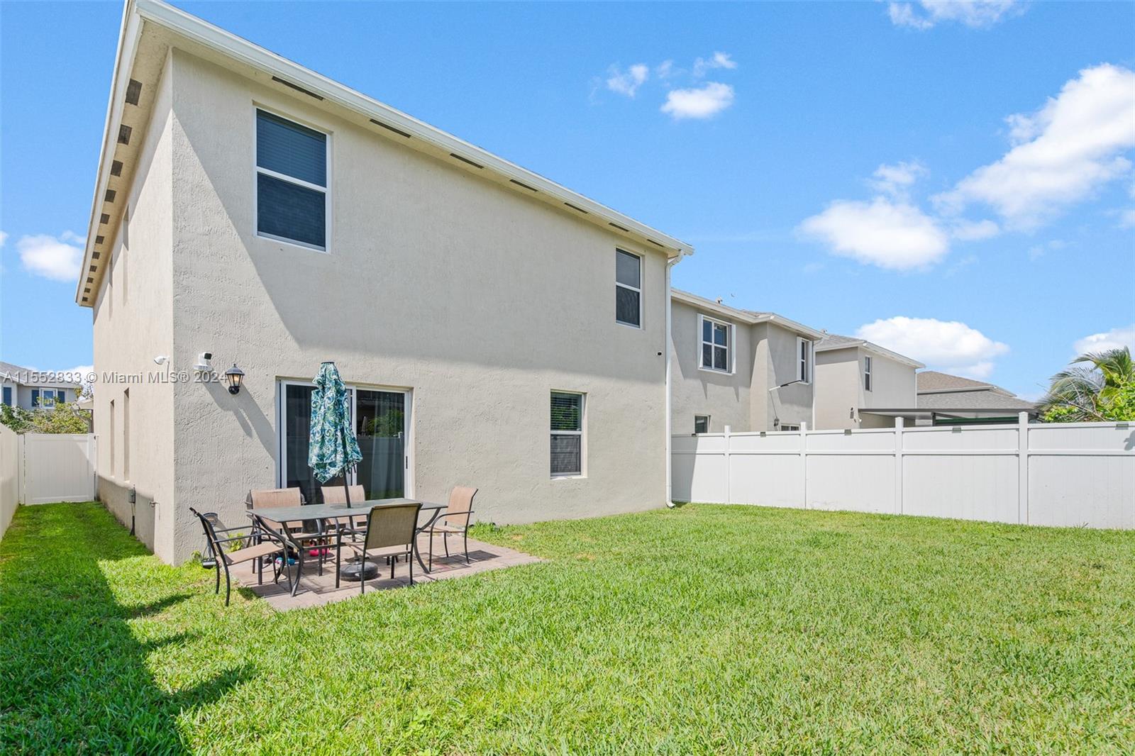 493 NE 6th Pl