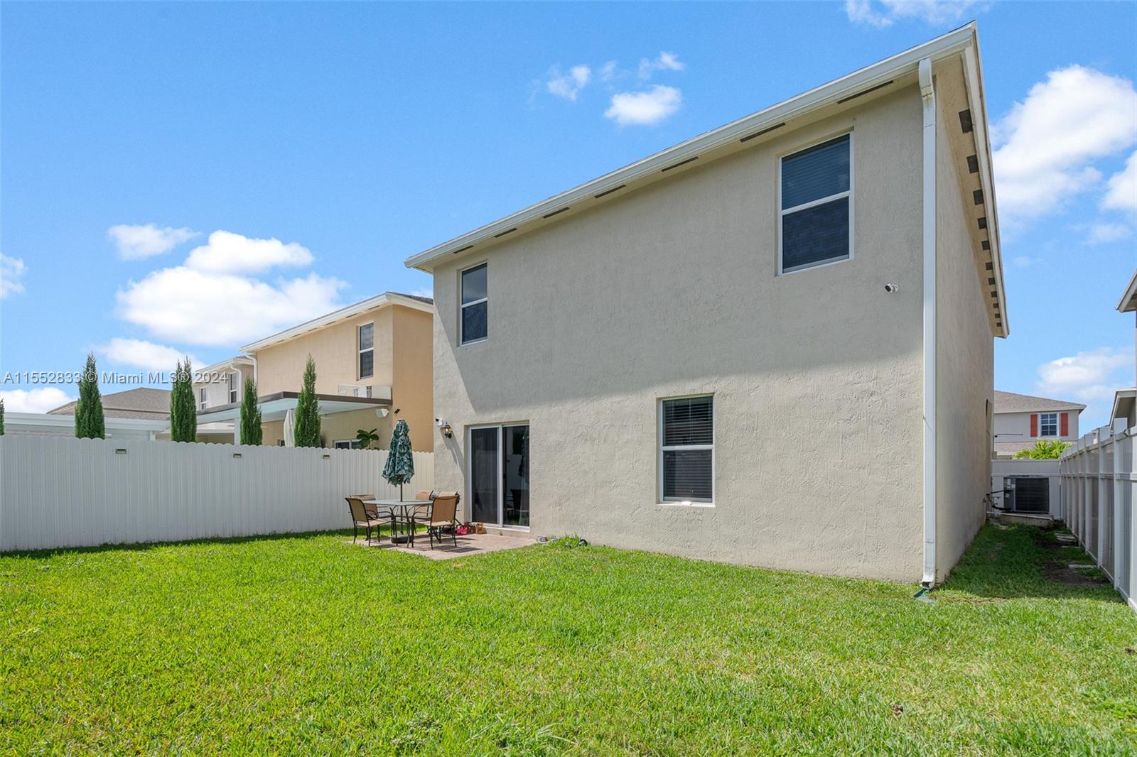 493 NE 6th Pl