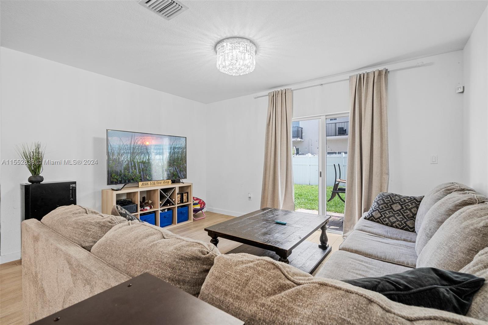 493 NE 6th Pl
