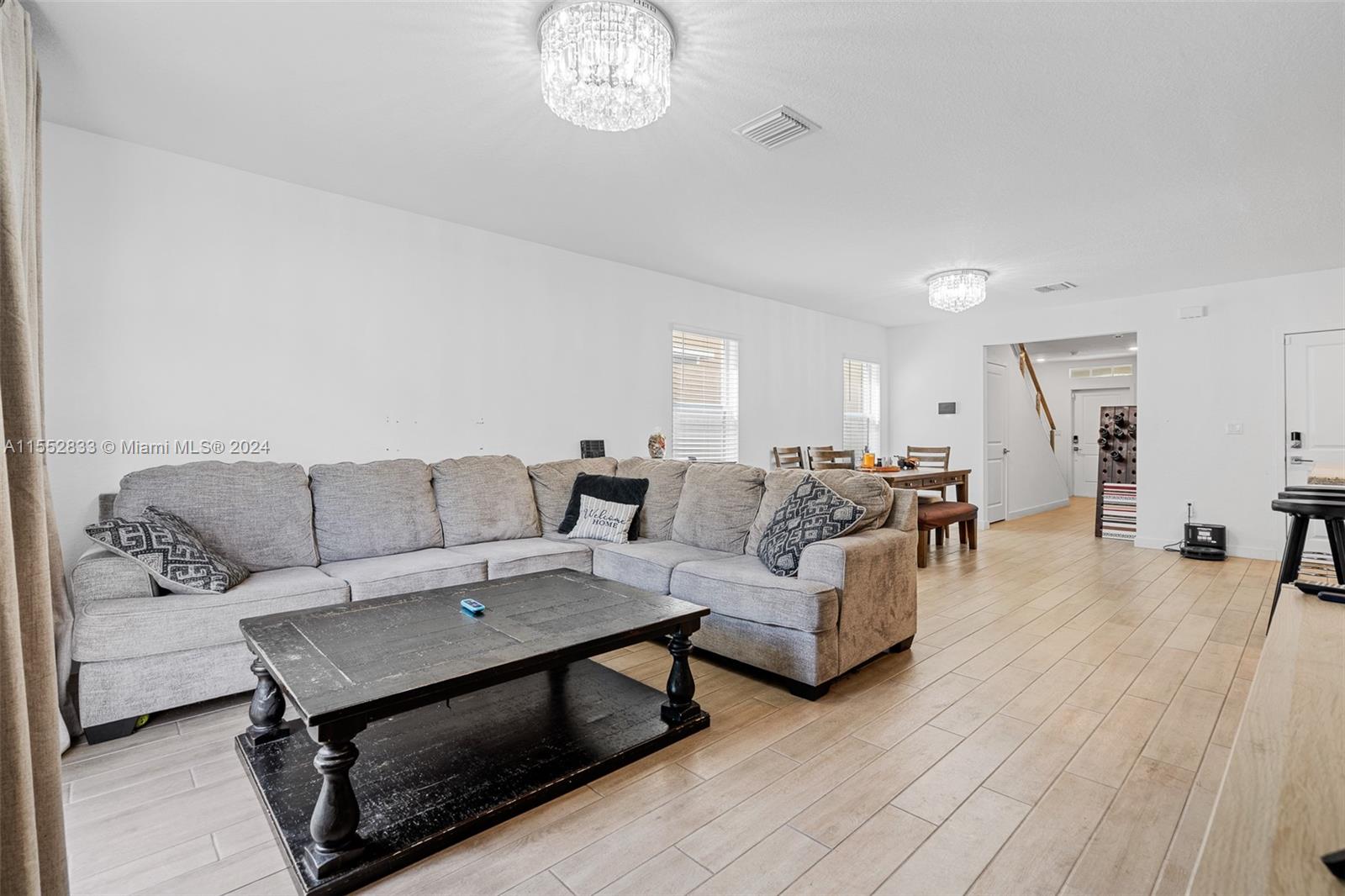 493 NE 6th Pl