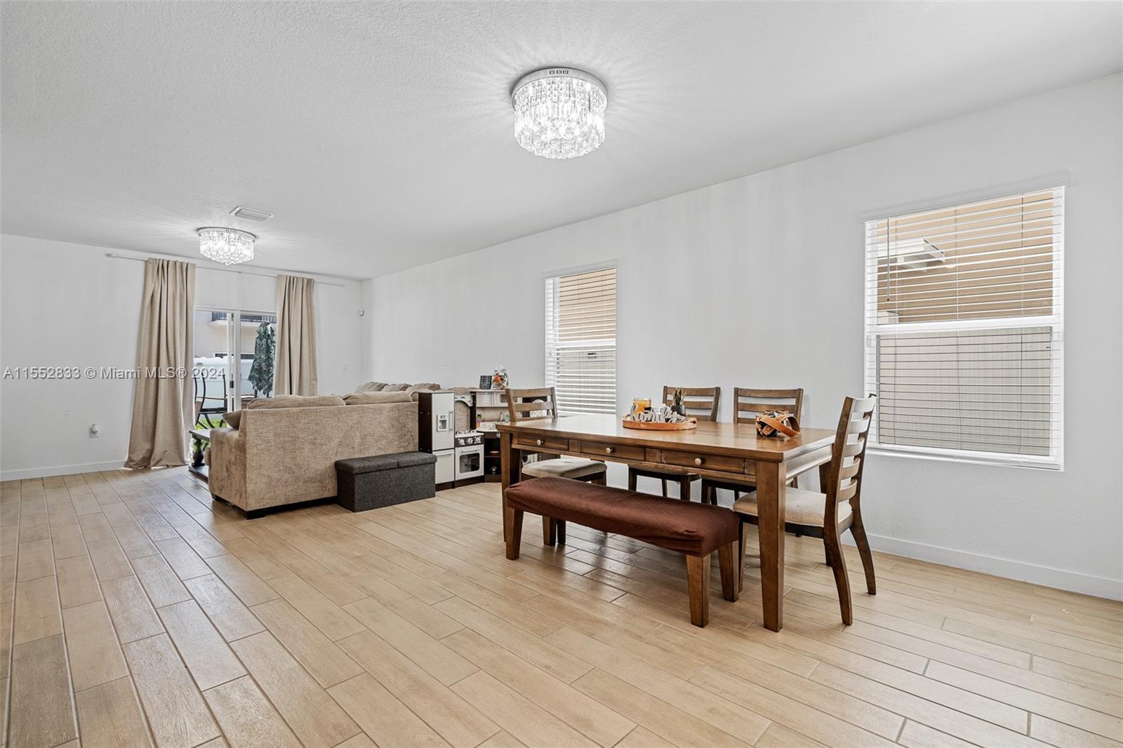 493 NE 6th Pl