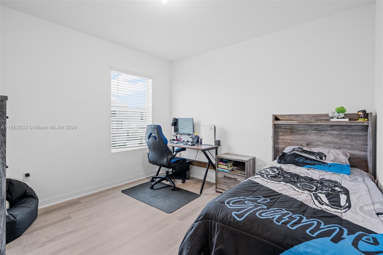 493 NE 6th Pl