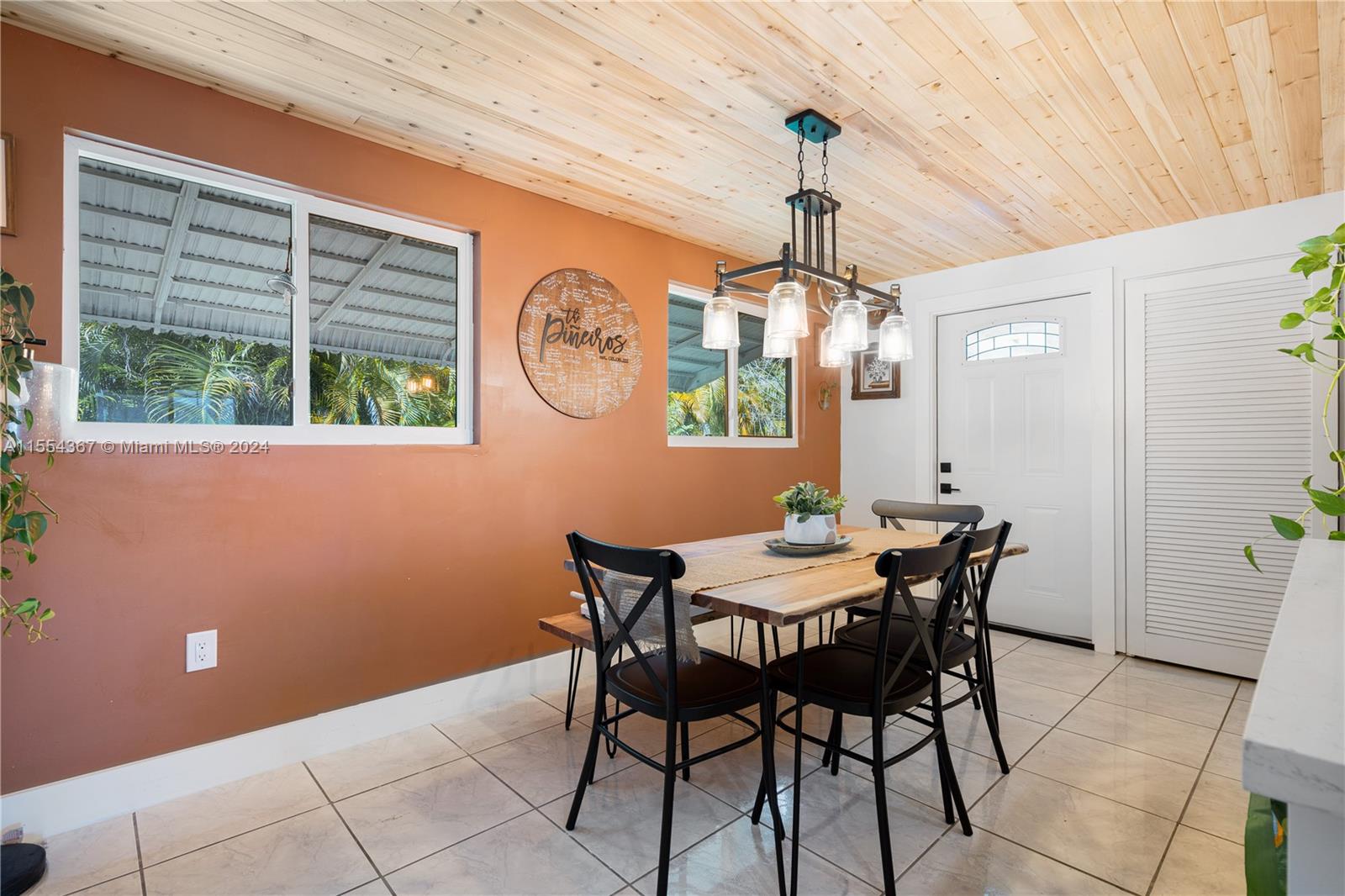 1711 NW 46th St