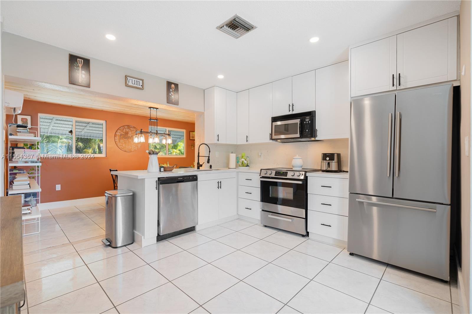 1711 NW 46th St
