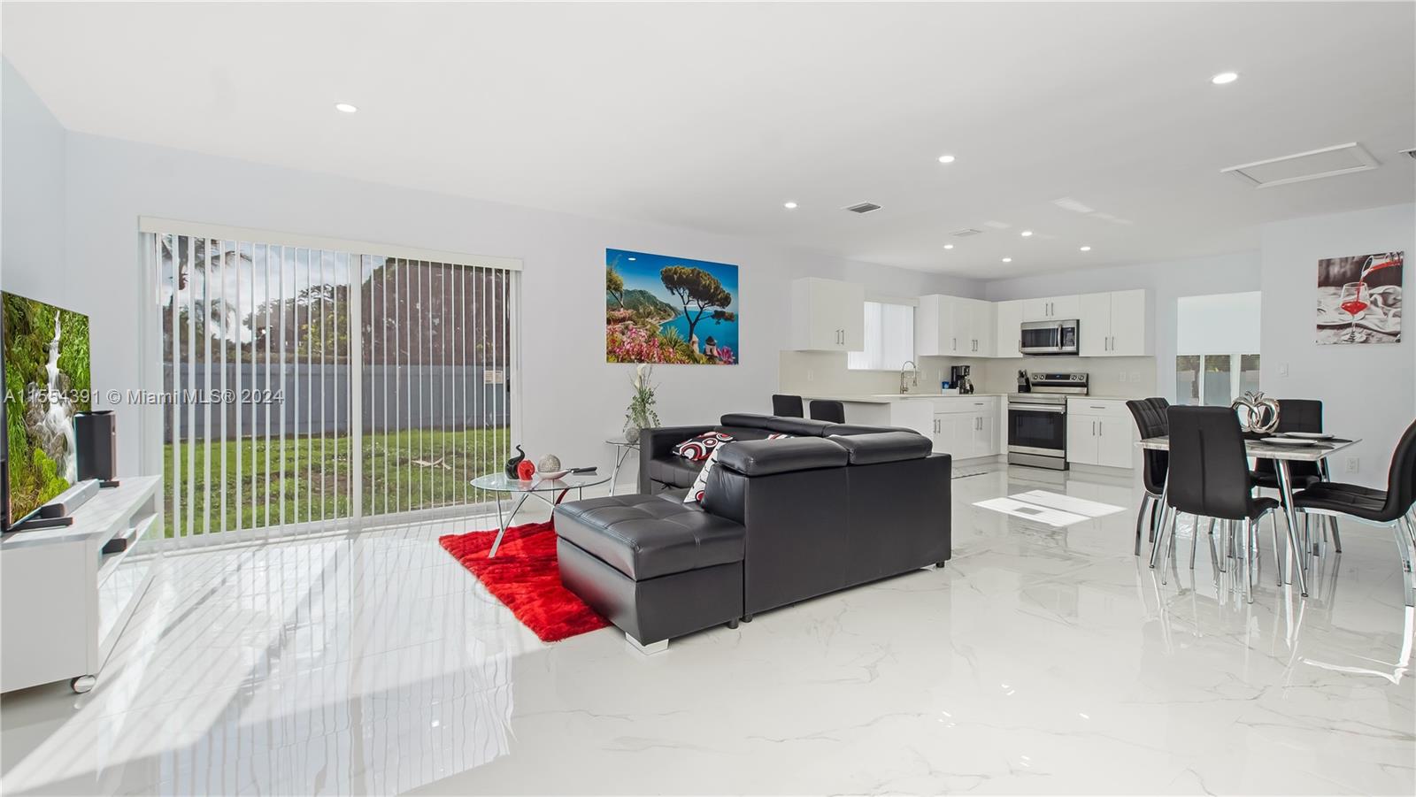18395 SW 216th St