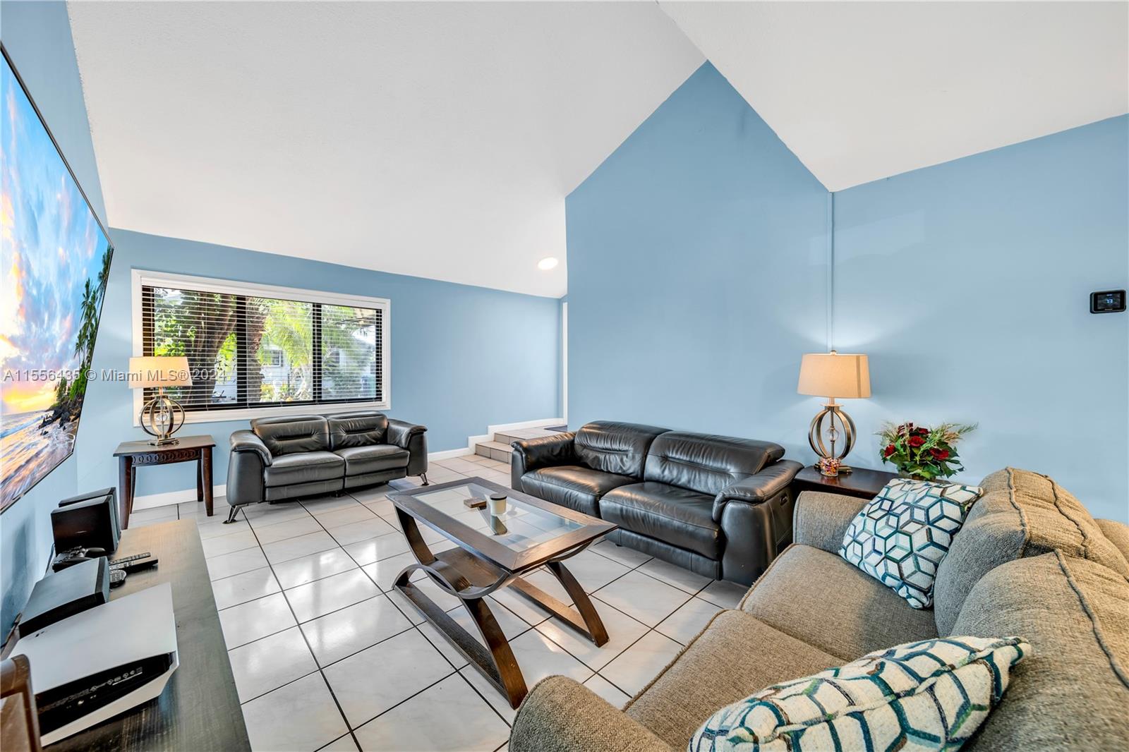 749 SW 101st Ct Cir