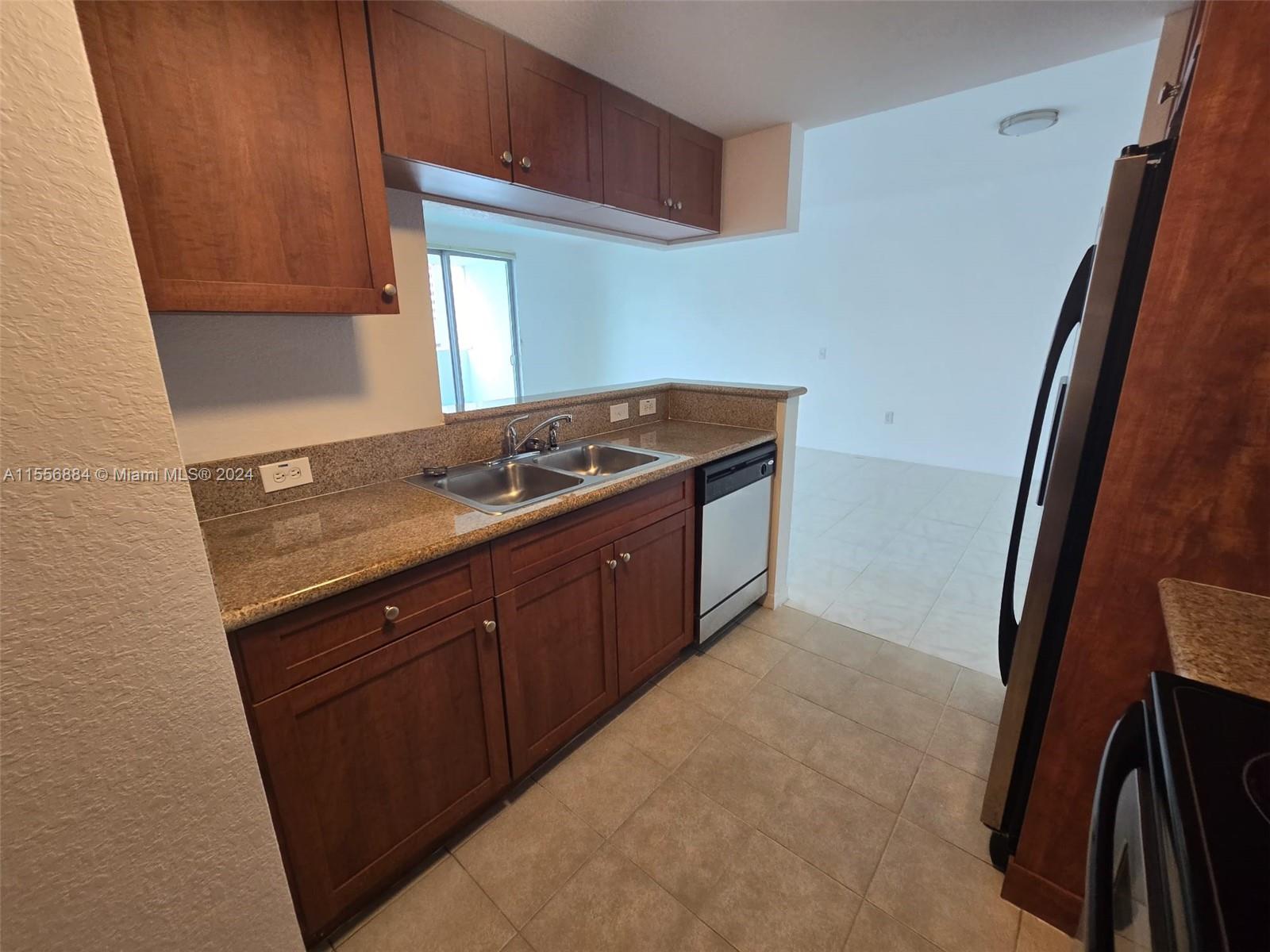 36 NW 6th Ave # 407