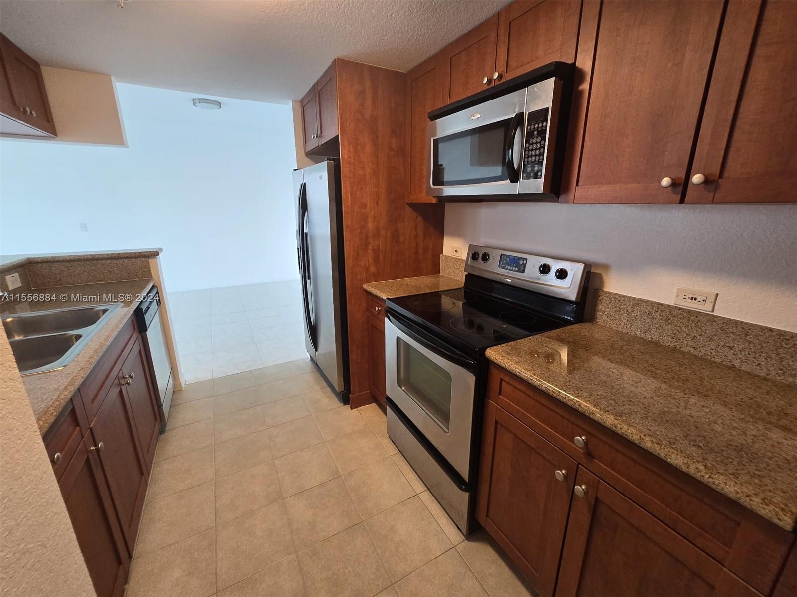 36 NW 6th Ave # 407