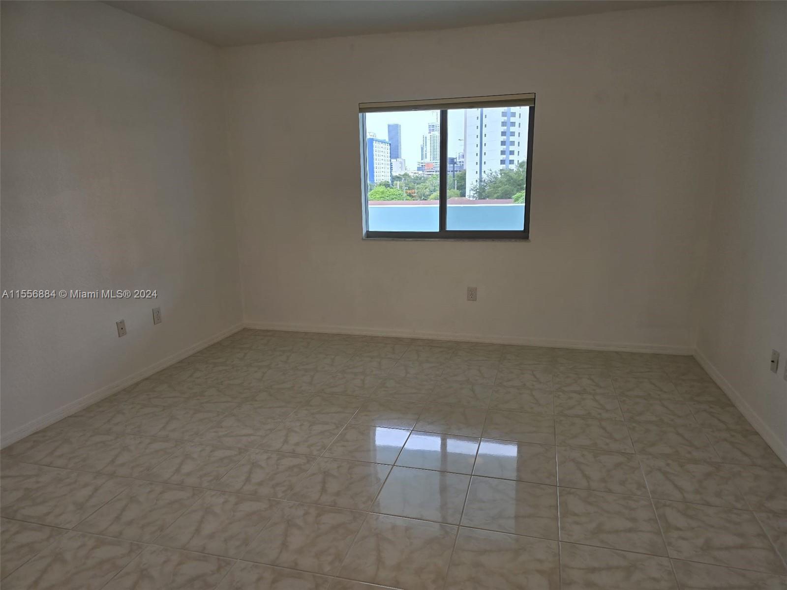 36 NW 6th Ave # 407