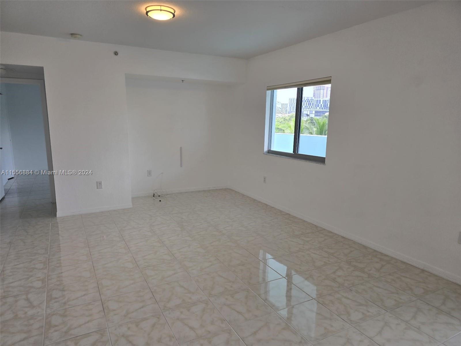 36 NW 6th Ave # 407