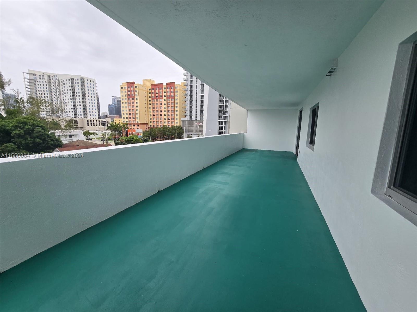 36 NW 6th Ave # 407