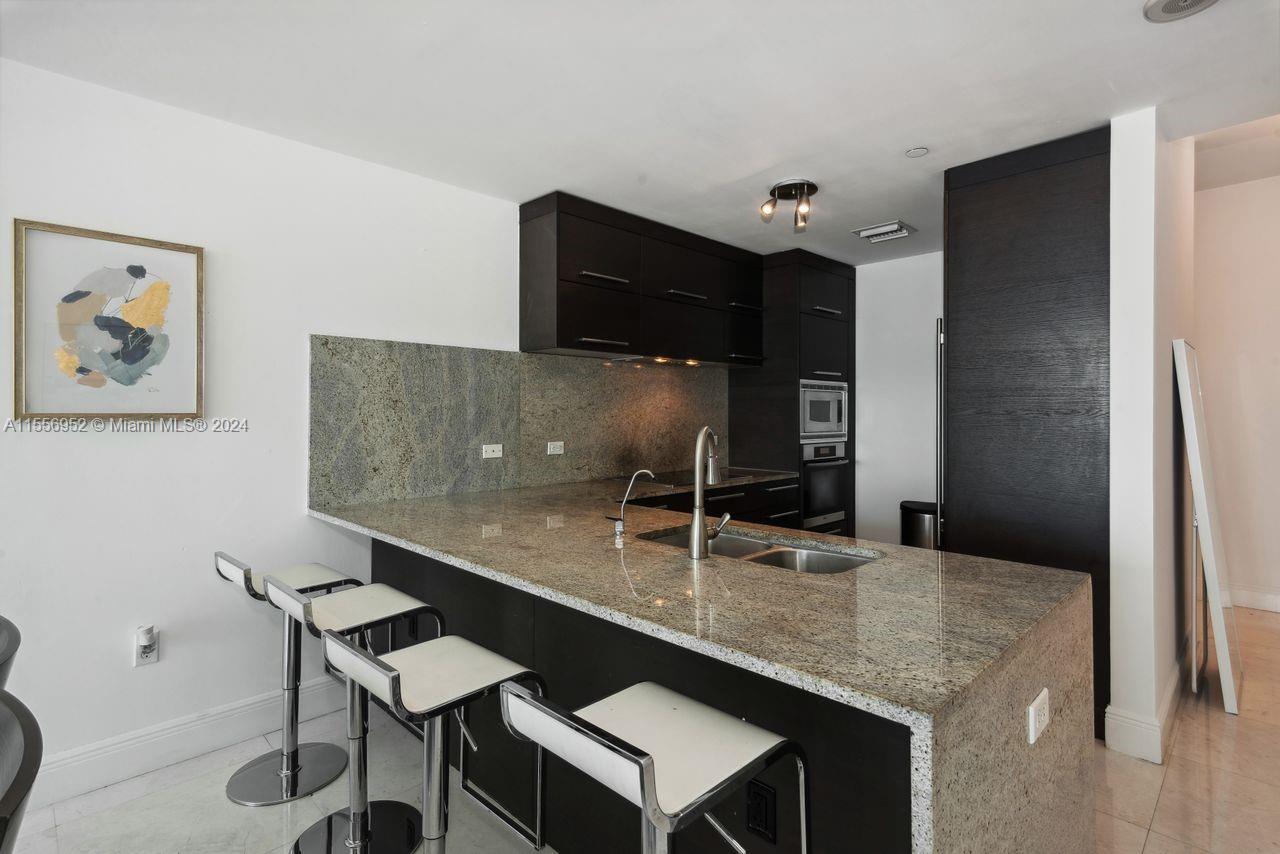 900 NE Biscayne Blvd # 2502
