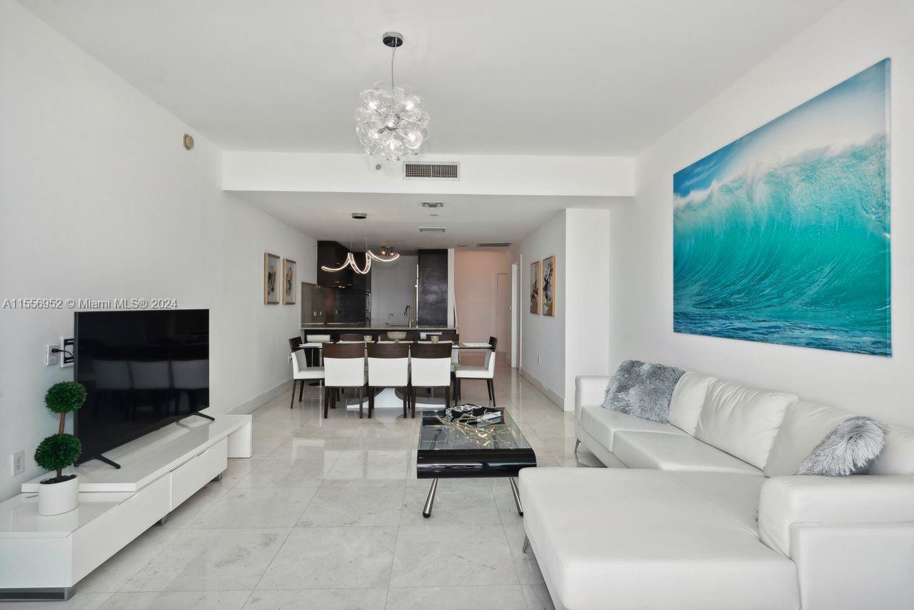 900 NE Biscayne Blvd # 2502