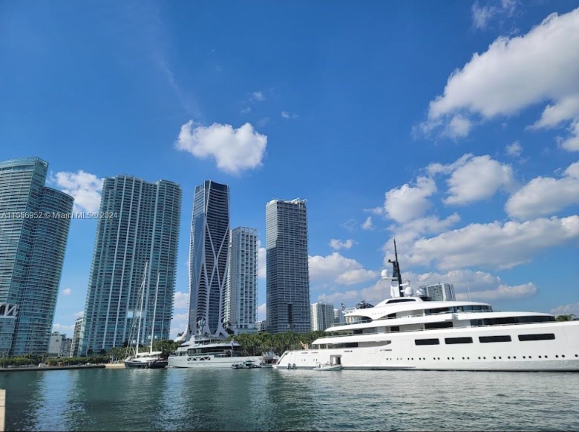900 NE Biscayne Blvd # 2502