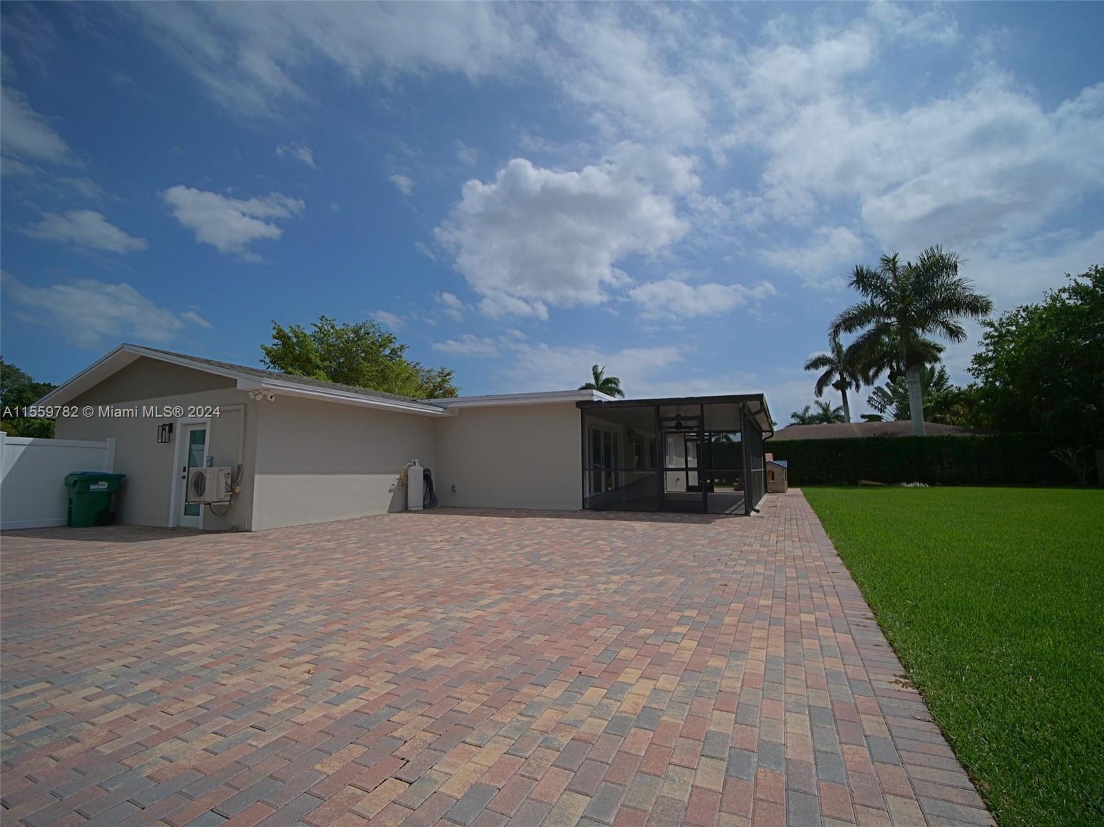 11440 SW 99th ct # 11440