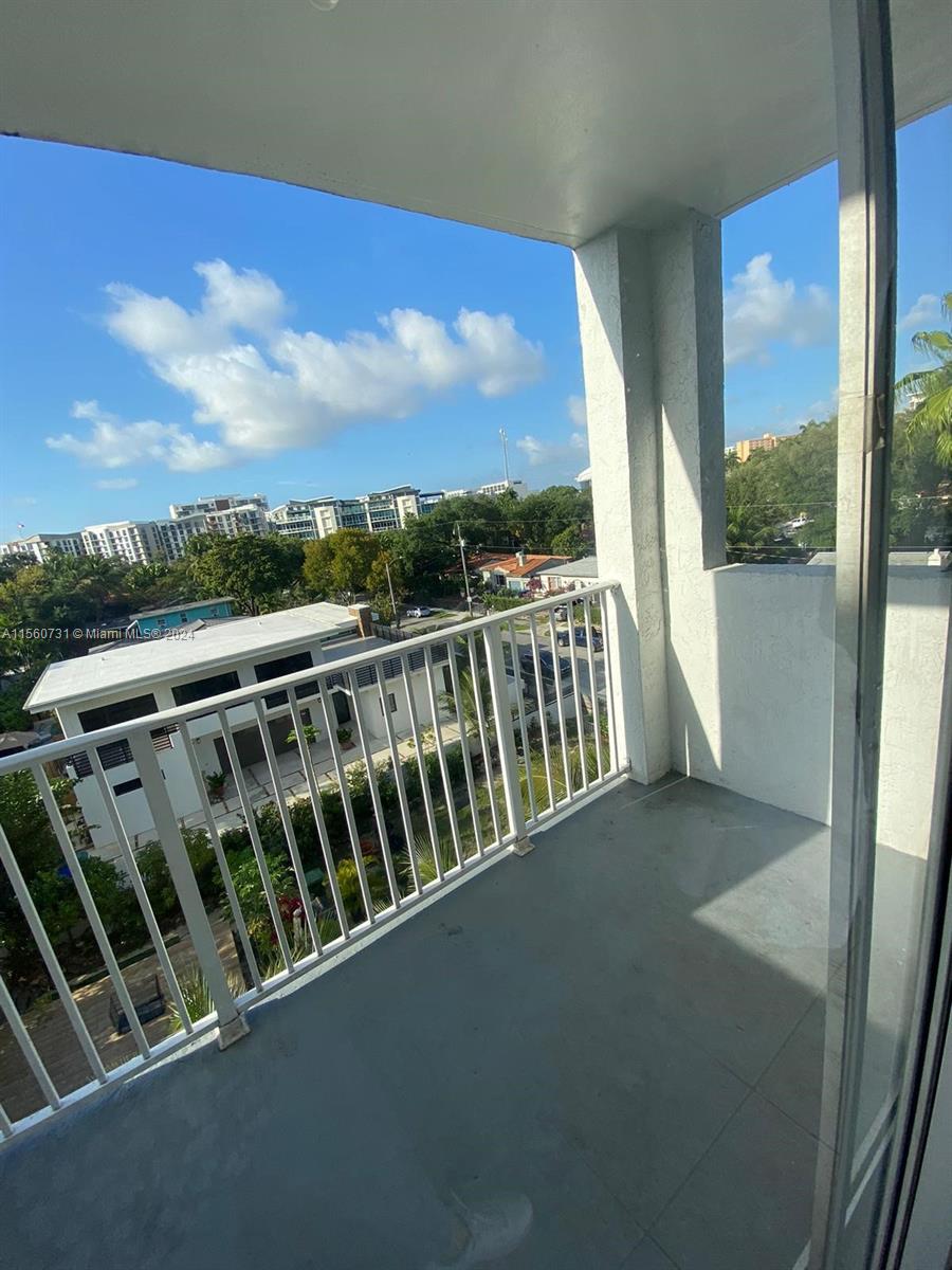 1010 NW 11th St # 503