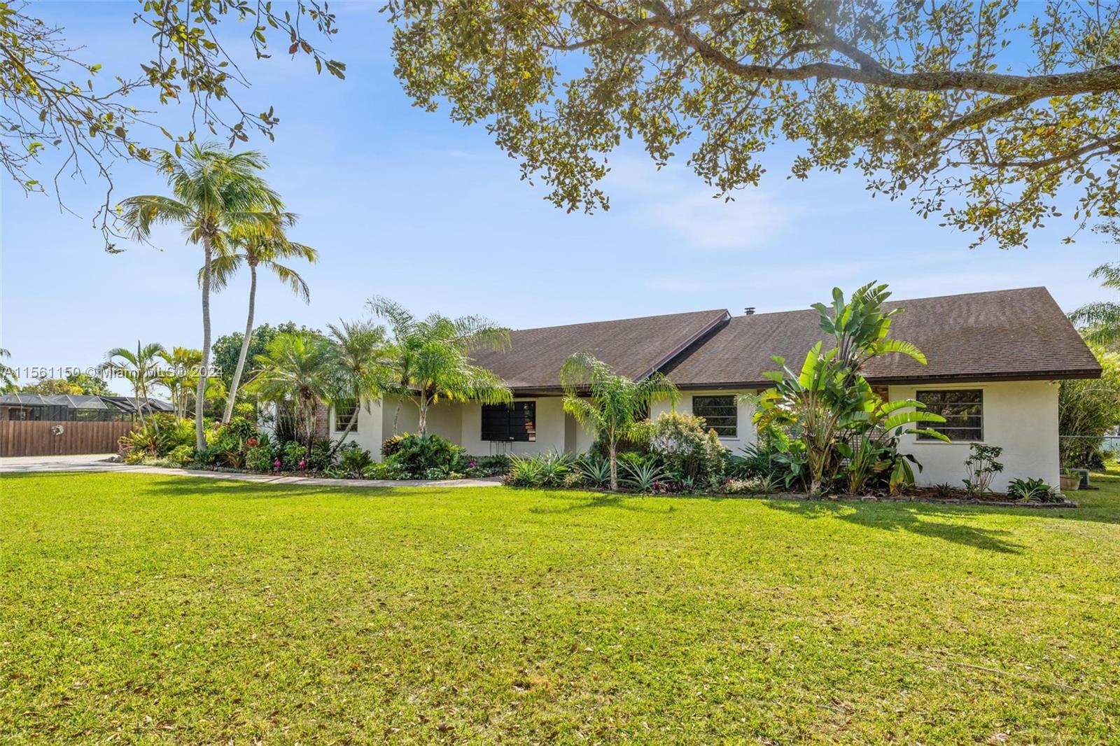 16860 SW 274th St