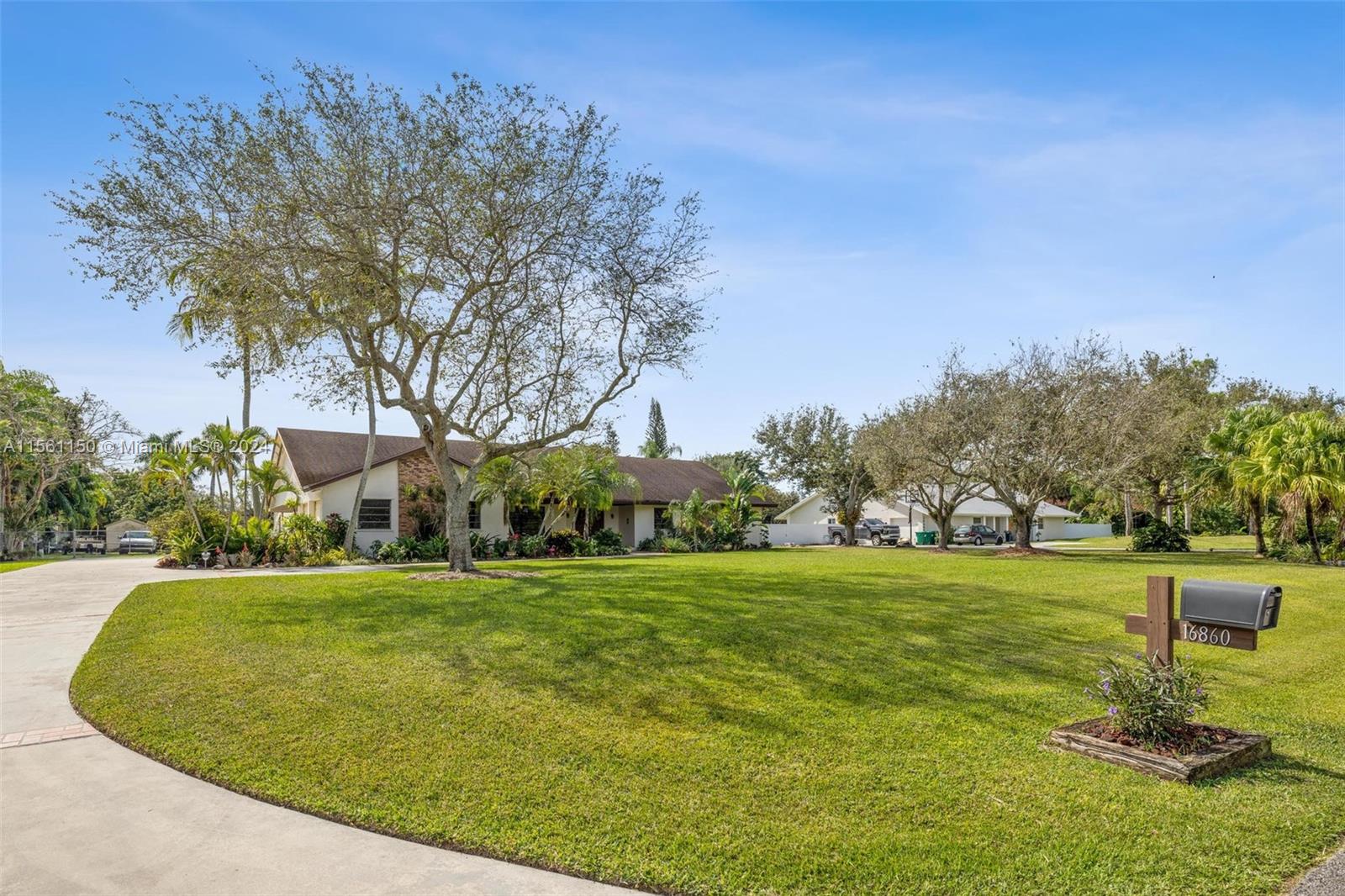 16860 SW 274th St