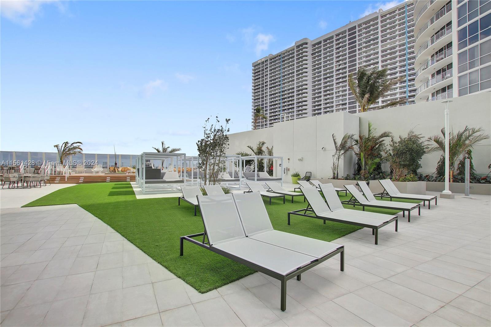 1756 N Bayshore Dr # 30D