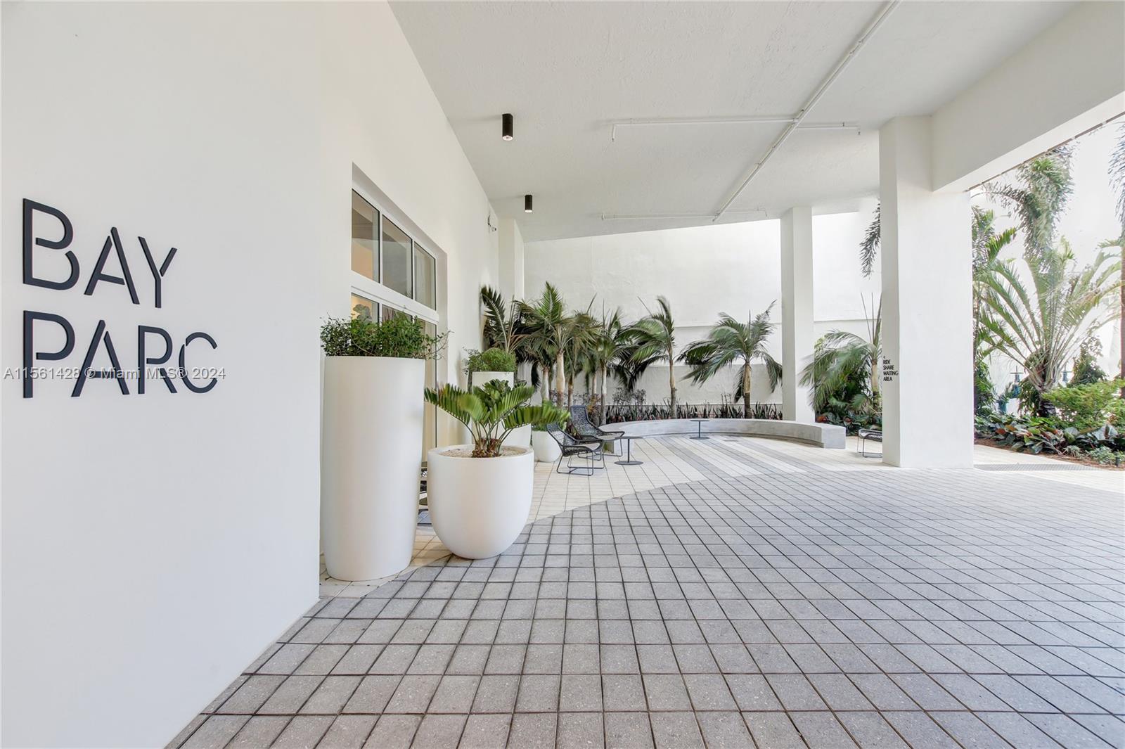 1756 N Bayshore Dr # 30D